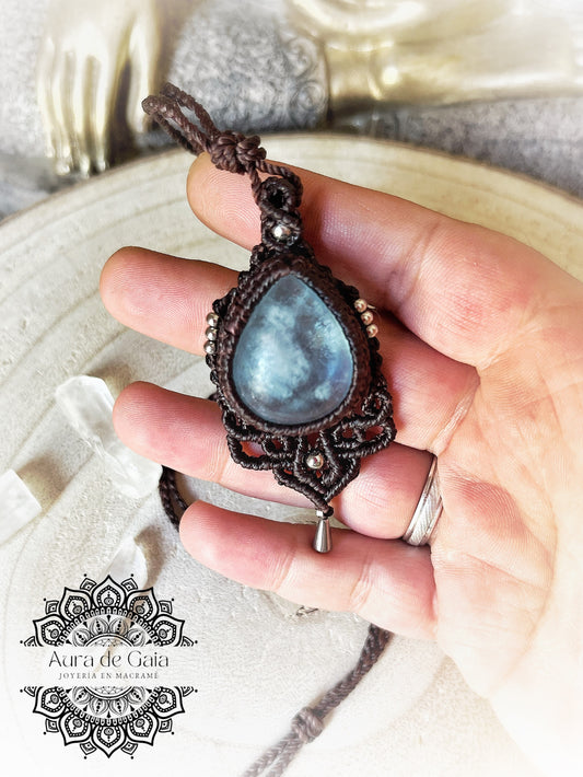 Colgante Boho de Aguamarina en Macrame - Aquamarine Boho Choker in Macrame