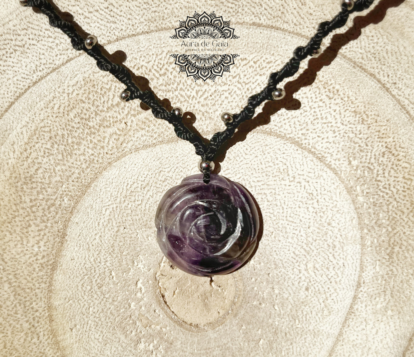 Colgante Flor de Amatista Natural y Cuentas en Acero Inoxidable - Natural Amethyst Flower Pendant with Stainless Steel Beads