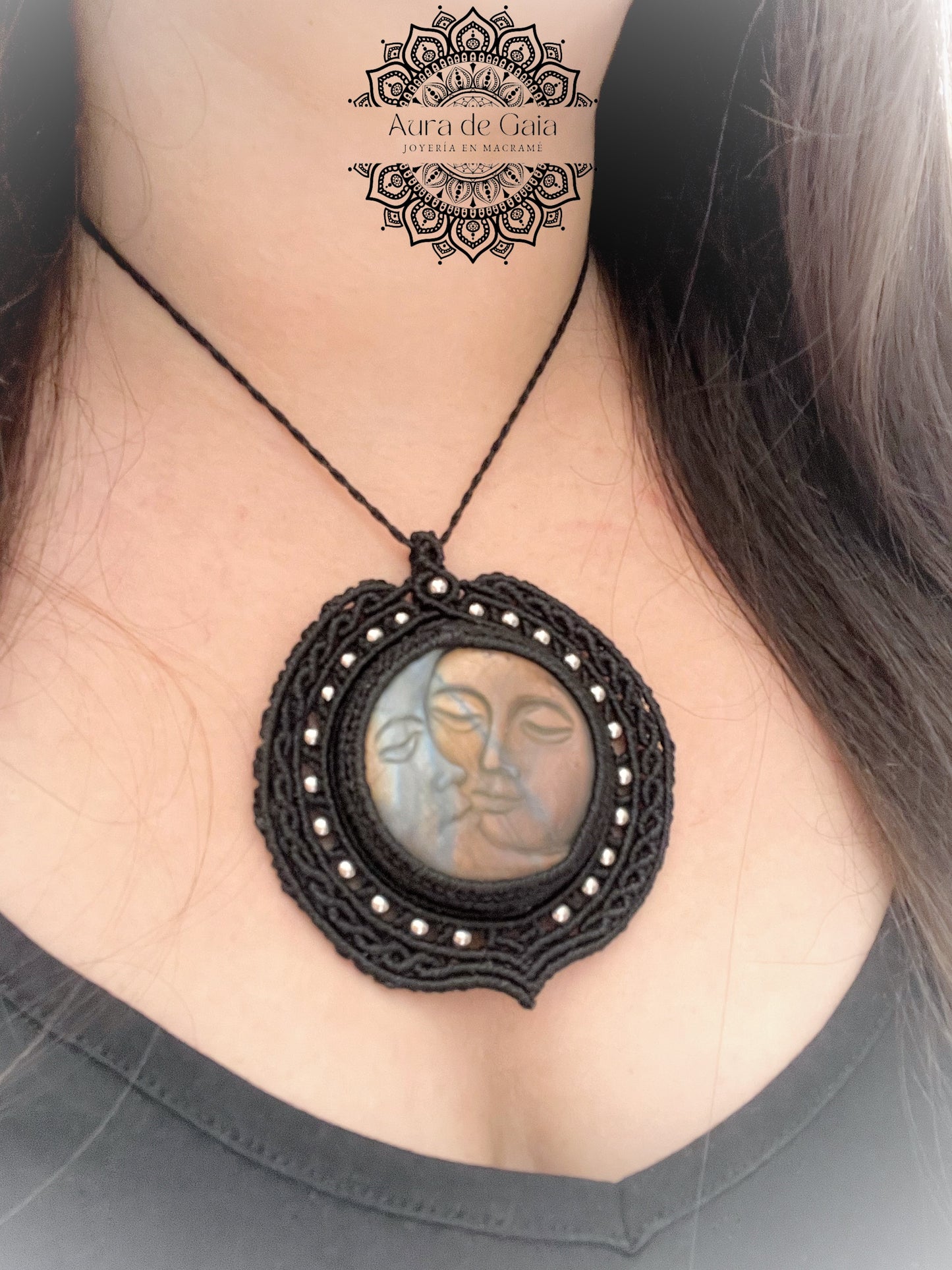 Colgante Sol y Luna en Labradorita - Labradorite Sun and Moon Pendant