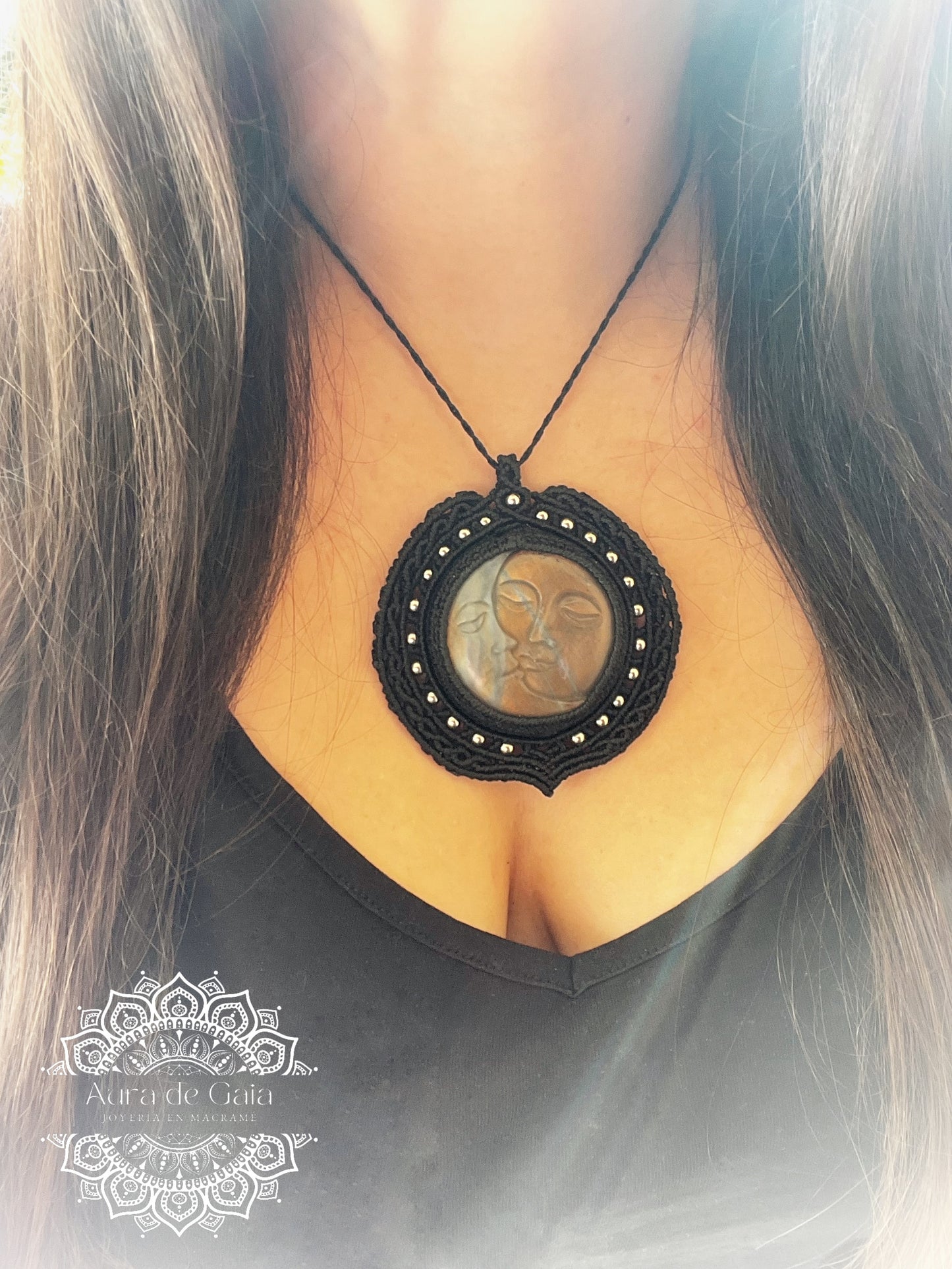 Colgante Sol y Luna en Labradorita - Labradorite Sun and Moon Pendant