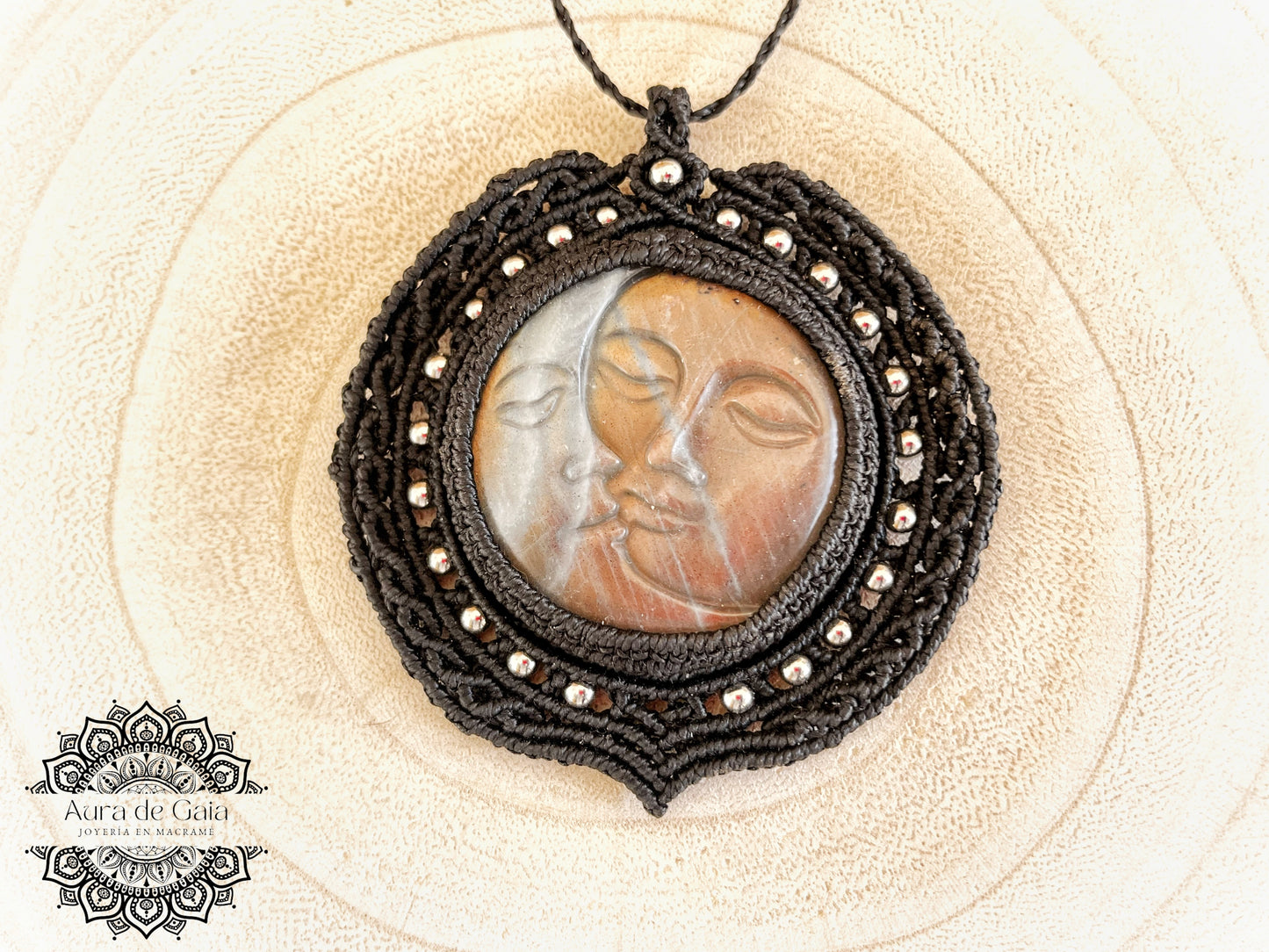 Colgante Sol y Luna en Labradorita - Labradorite Sun and Moon Pendant