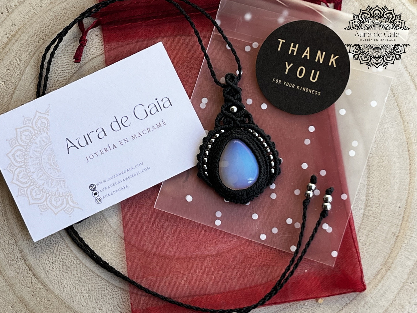 Collar Bohemio de Opalite y cuentas de acero inoxidable - Bohemian Necklace in Opalite and stainless steel beads