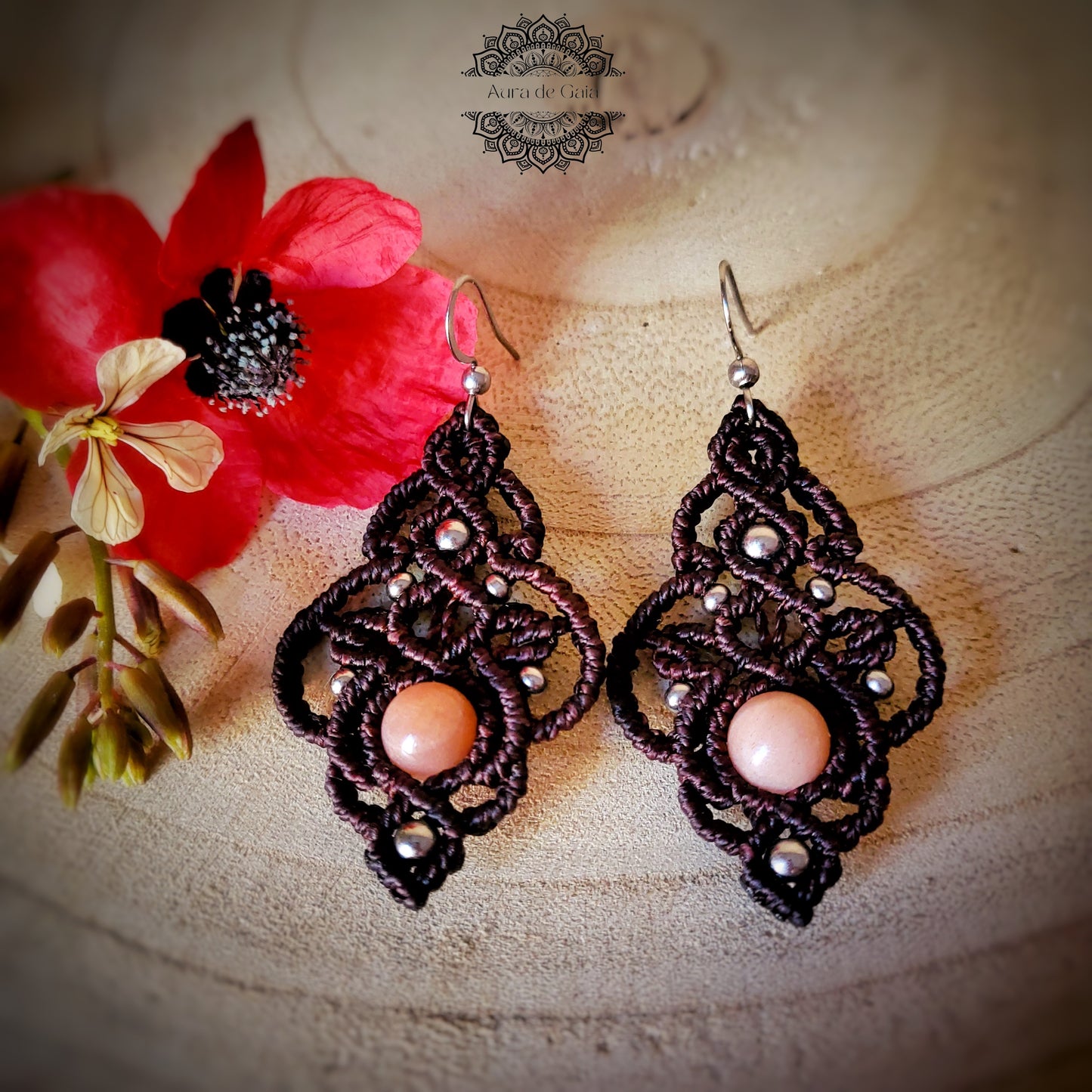 Delicados Pendientes Bohemios con Piedra del Sol en Macramé/ Handcrafted Boho Hippie Natural Stone Earrings