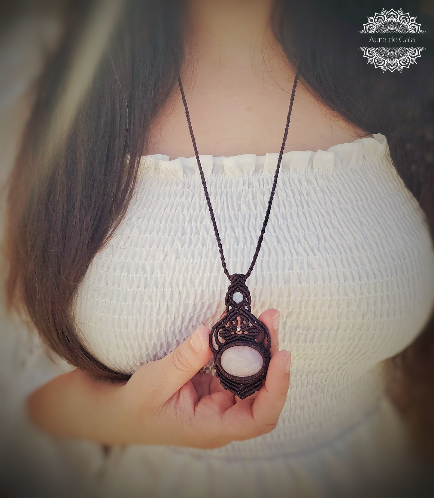 Collar Boho en Macrame con Cuarzo Rosa y Piedra Luna / Boho Macrame Necklace with Rose Quartz and Moonstone