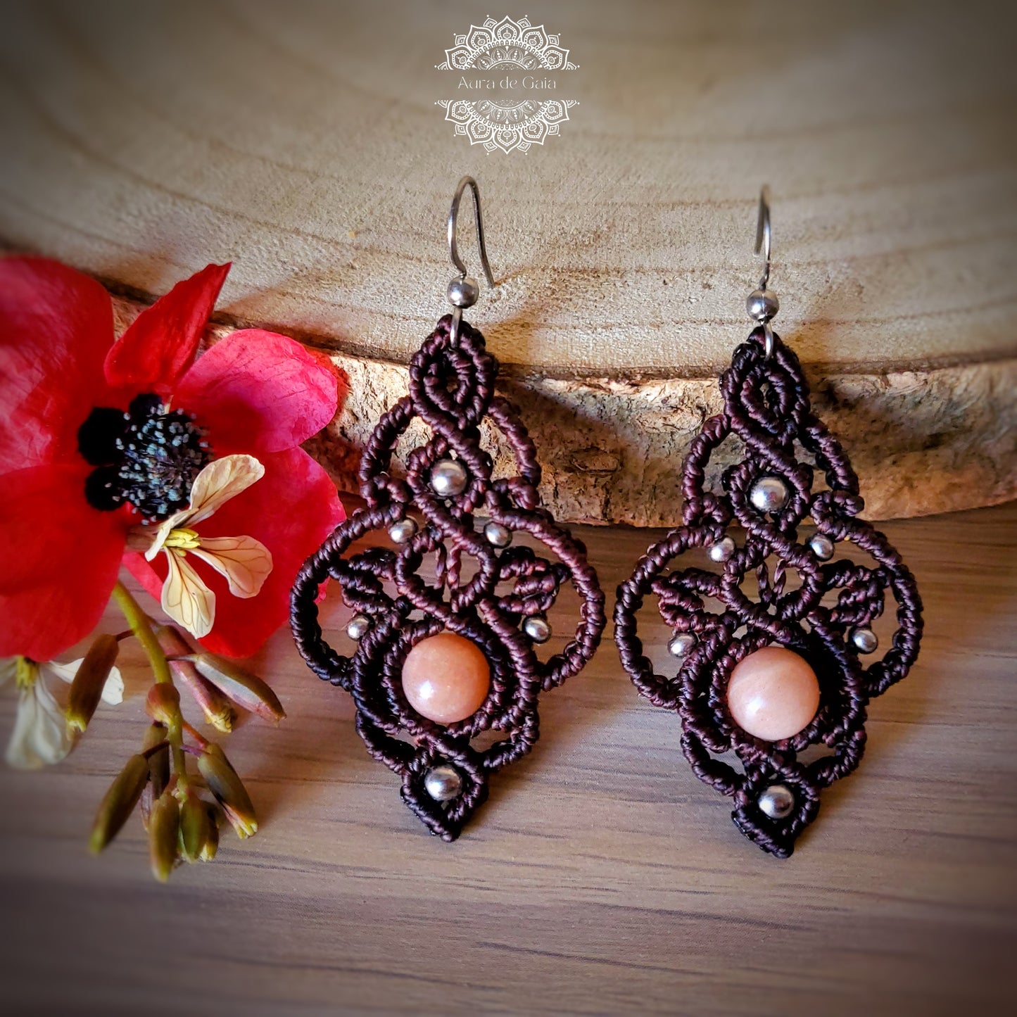 Delicados Pendientes Bohemios con Piedra del Sol en Macramé/ Handcrafted Boho Hippie Natural Stone Earrings