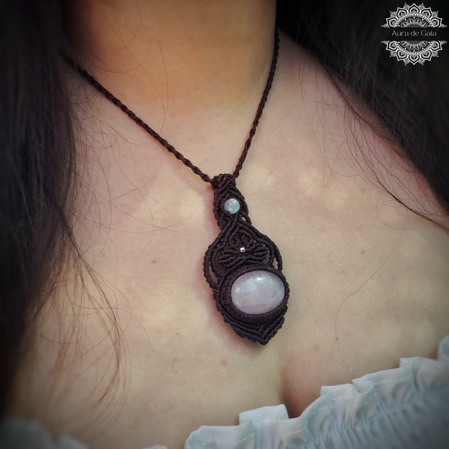 Collar Boho en Macrame con Cuarzo Rosa y Piedra Luna / Boho Macrame Necklace with Rose Quartz and Moonstone