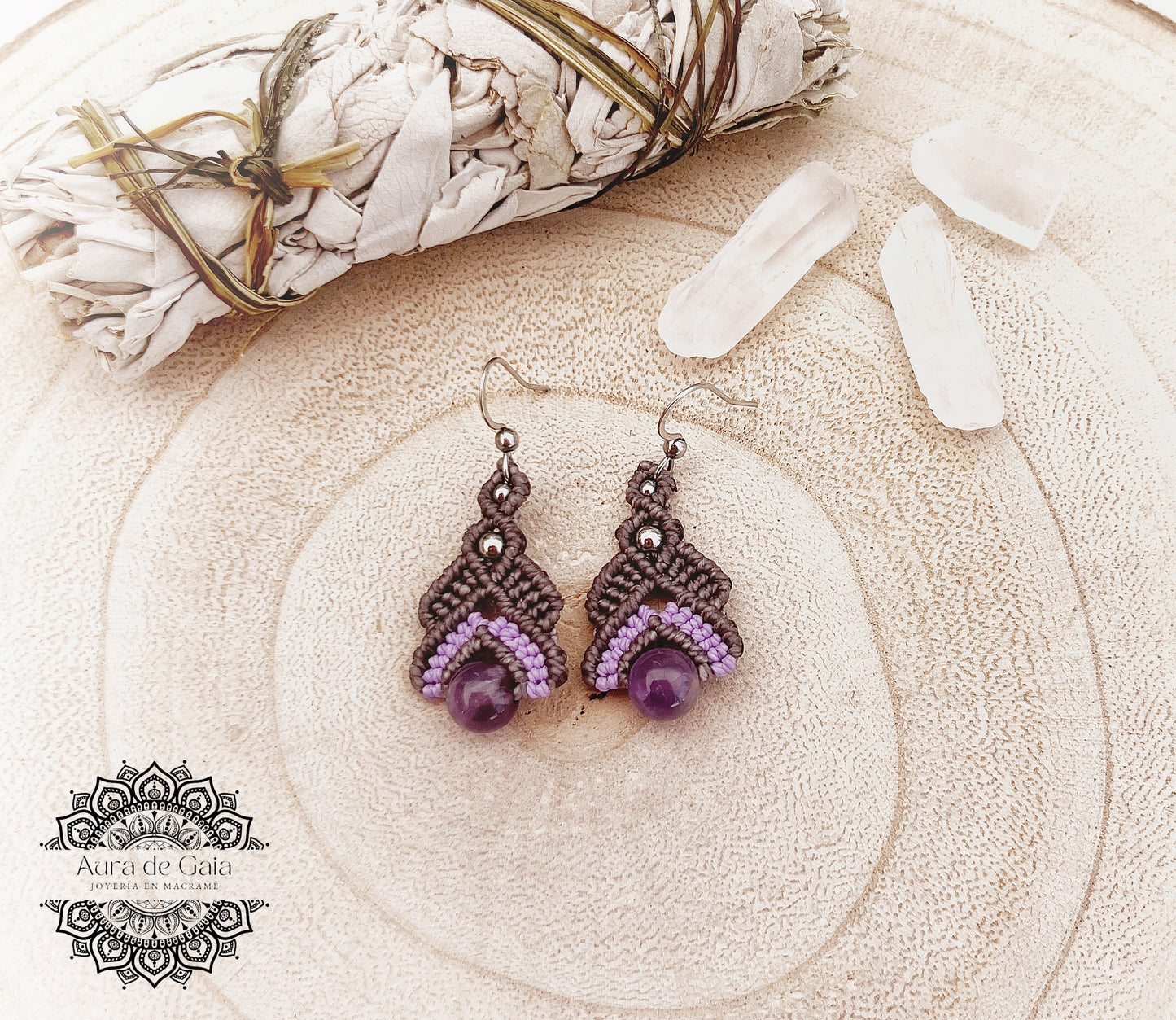 Pendientes bohemios con amatista en macrame - Bohemian earrings with amethyst on macrame