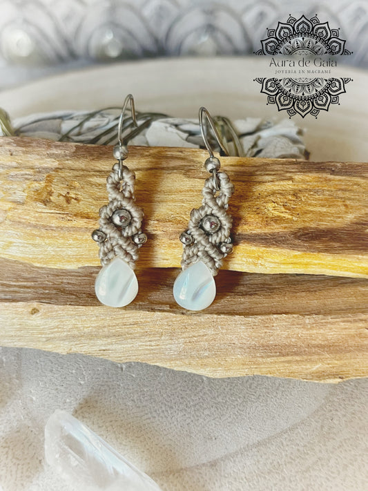 Pendientes boho macramé de nácar - Mother of pearl boho macrame earrings