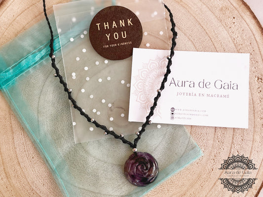 Colgante Flor de Amatista Natural y Cuentas en Acero Inoxidable - Natural Amethyst Flower Pendant with Stainless Steel Beads