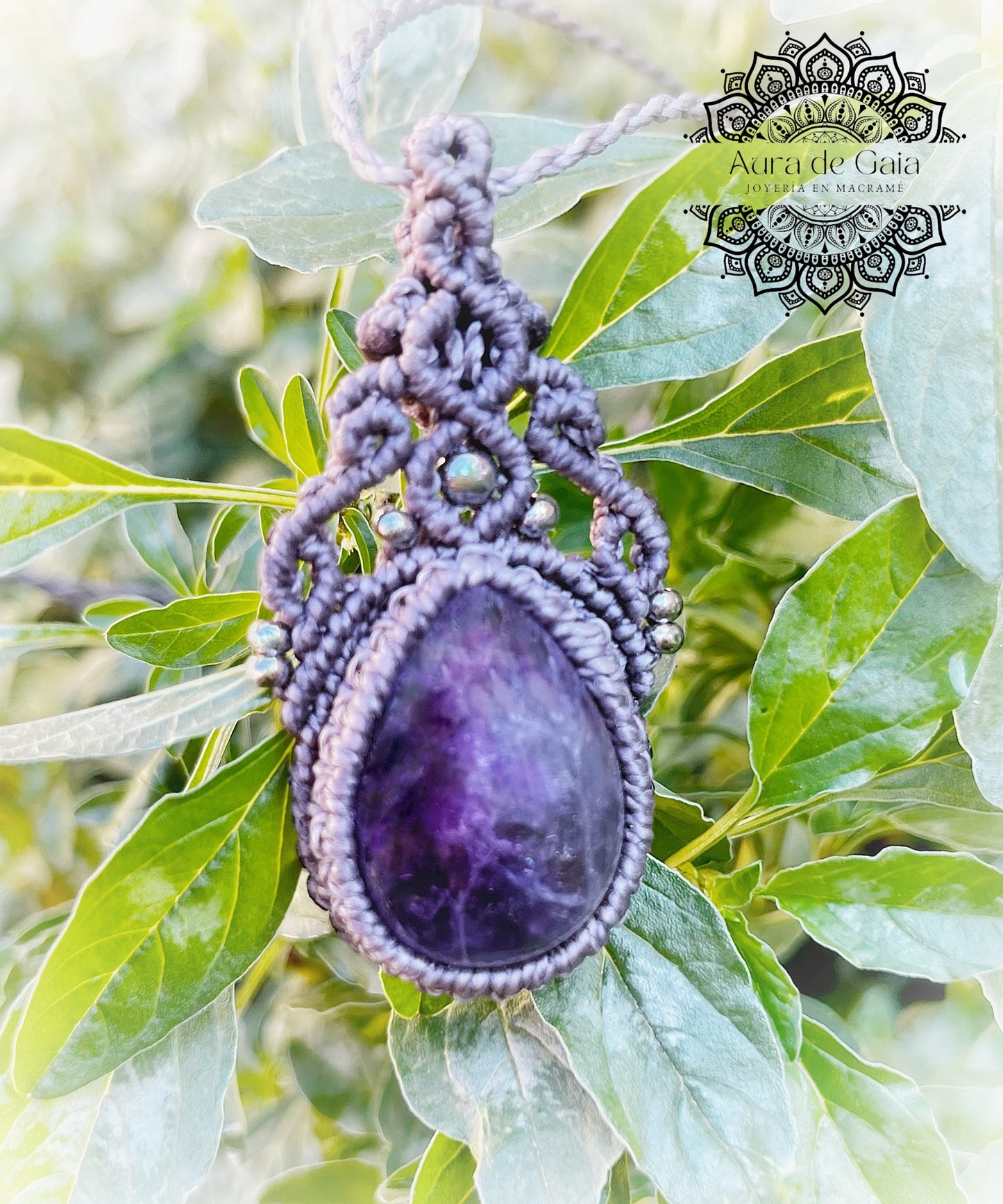 Colgante boho de amatista en macrame - Amethyst Boho Necklace Macrame