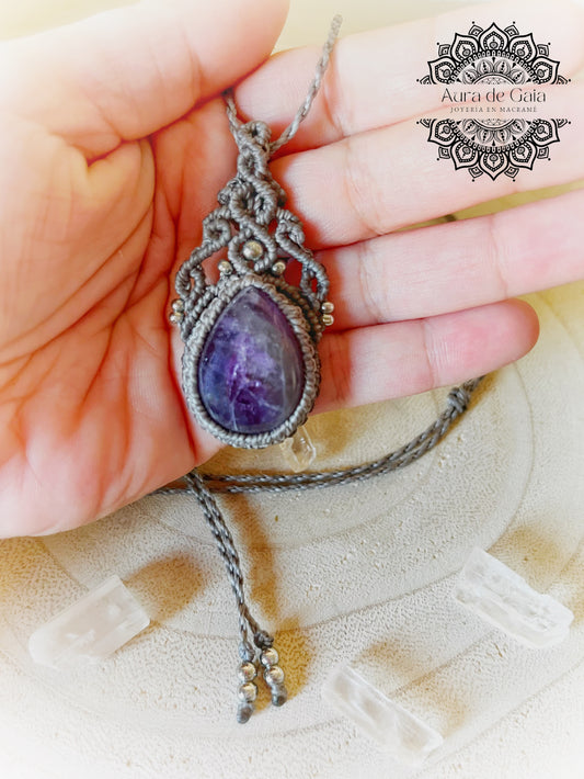 Colgante boho de amatista en macrame - Amethyst Boho Necklace Macrame