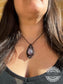 Bohemio Collar de Macramé con Cuarzo Amatista en color Chocolate - Macrame Necklace with Amethyst Quartz in Brown Color